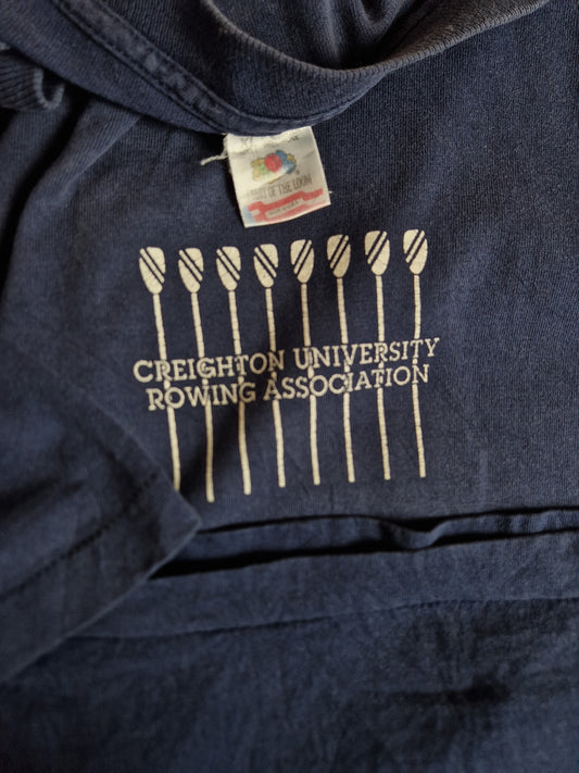 Vintage Fruit Of The Loom Shirt "Creighton University Rowing Association" Made In USA Single Stitch Dunkelblau XL