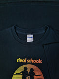 Modernes Gildan Shirt Rival Schools Logo Bedruckt Schwarz M